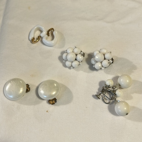 ♥️👗9 pair of vintage clip on earrings 👗❣️ - Picture 2 of 5